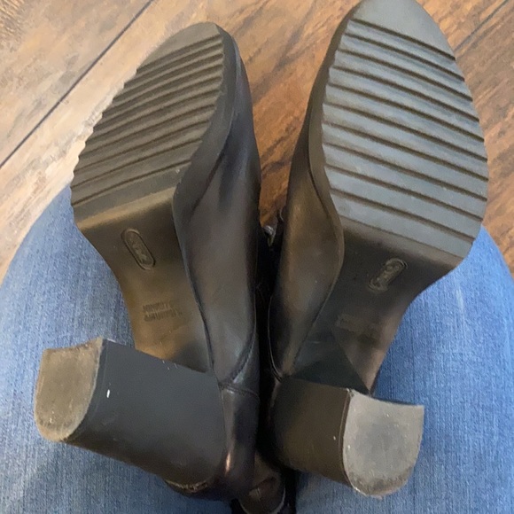 Buttery soft leather booties lace-up, double side zip and faux shearling fur - Picture 6 of 9